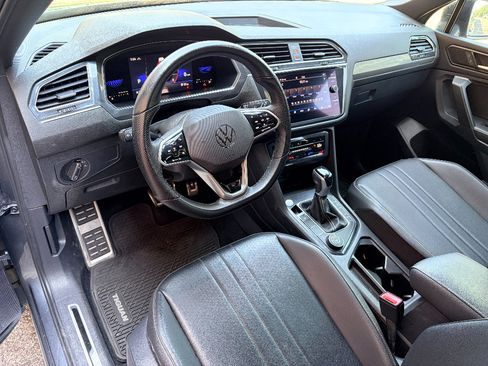 Used 2022 Volkswagen Tiguan SE R-Line AWD/4WD image 11