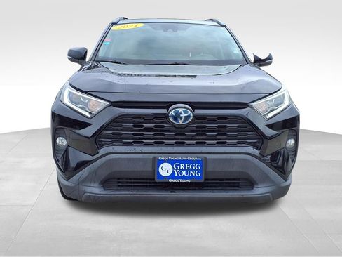 Used 2021 Toyota RAV4 XLE w/ Convenience Package image 9