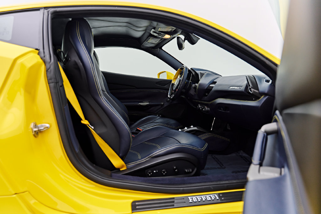 Used 2017 Ferrari 488 GTB RWD image 40