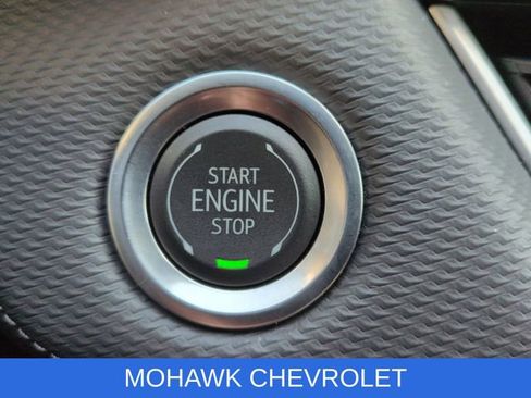 Certified 2025 Chevrolet Equinox LT w/ Safety and Technology Package AWD/4WD image 18