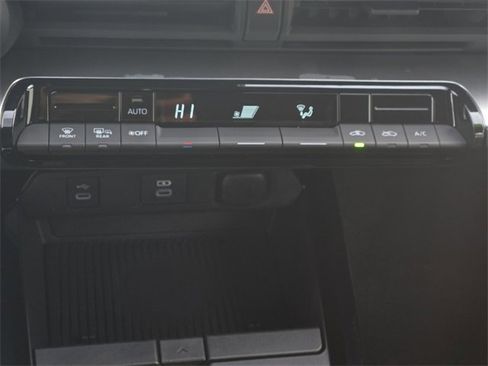 Certified 2024 Toyota Prius LE image 21