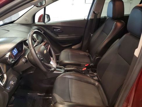 Used 2017 Chevrolet Trax LT w/ LT Convenience Package image 10