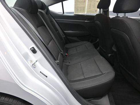 Used 2018 Hyundai Elantra SE w/ Cargo Package image 22
