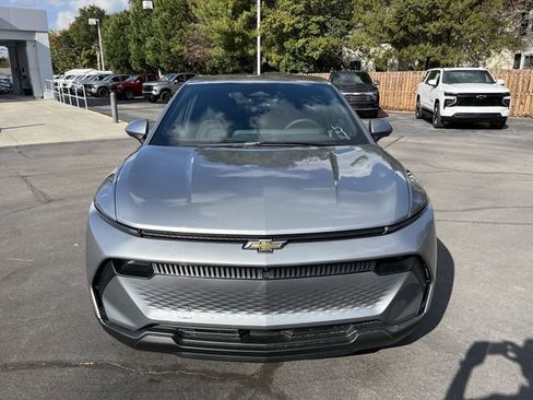 New 2026 Chevrolet Equinox EV LT w/ Comfort Package image 2