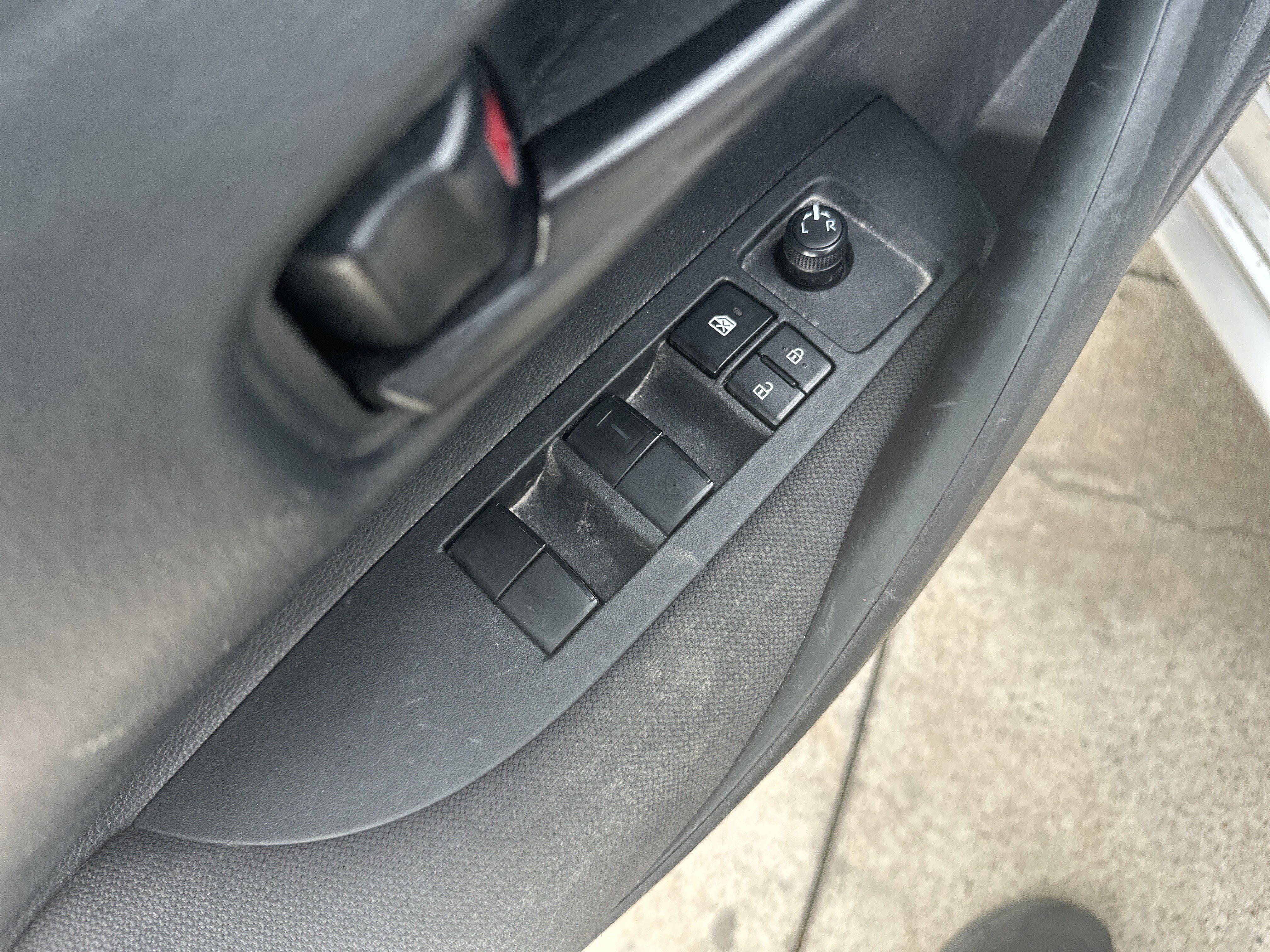Used 2025 Toyota Corolla LE FWD image 14
