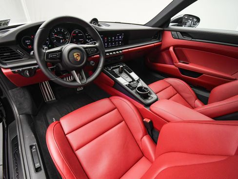 Used 2024 Porsche 911 Carrera S image 10