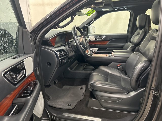 Used 2024 Lincoln Navigator L Reserve AWD/4WD image 10