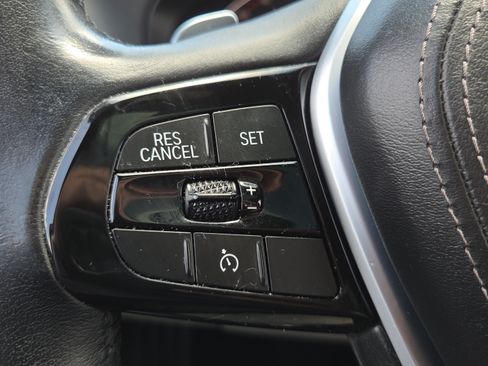 Used 2020 BMW 530i w/ Convenience Package RWD image 23