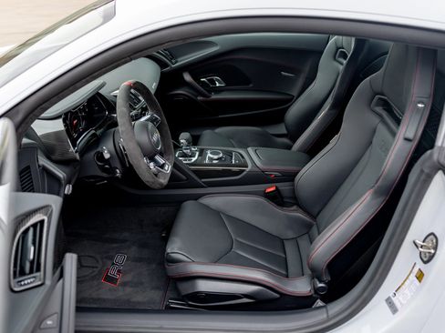 Used 2018 Audi R8 V10 plus image 11