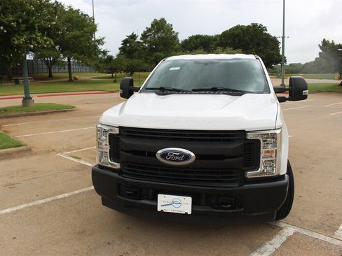Used 2019 Ford F250 XL w/ Power Equipment Group RWD image 8