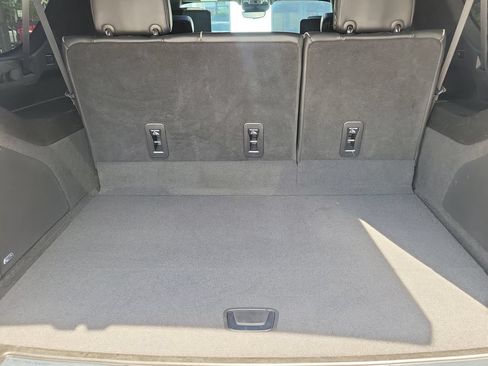 Used 2021 Cadillac Escalade ESV Sport Platinum w/ Heavy-Duty Trailer Package AWD/4WD image 7
