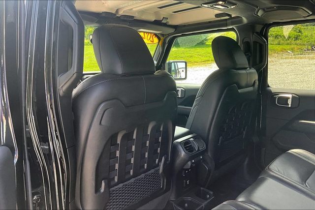 Used 2023 Jeep Gladiator Rubicon w/ LED Lighting Group AWD/4WD image 33