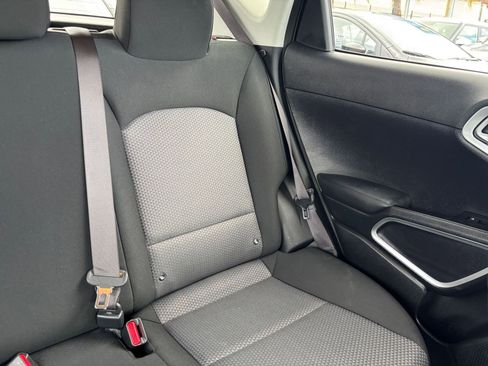 Used 2025 Kia Soul LX w/ LX Technology Package FWD image 35