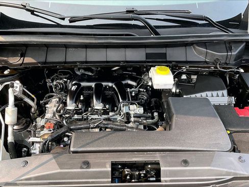 Certified 2025 Nissan Pathfinder S FWD image 11