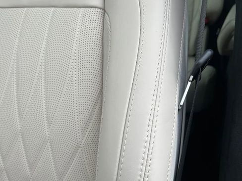 Used 2025 Mercedes-Benz GLS 63 AMG 4MATIC image 23