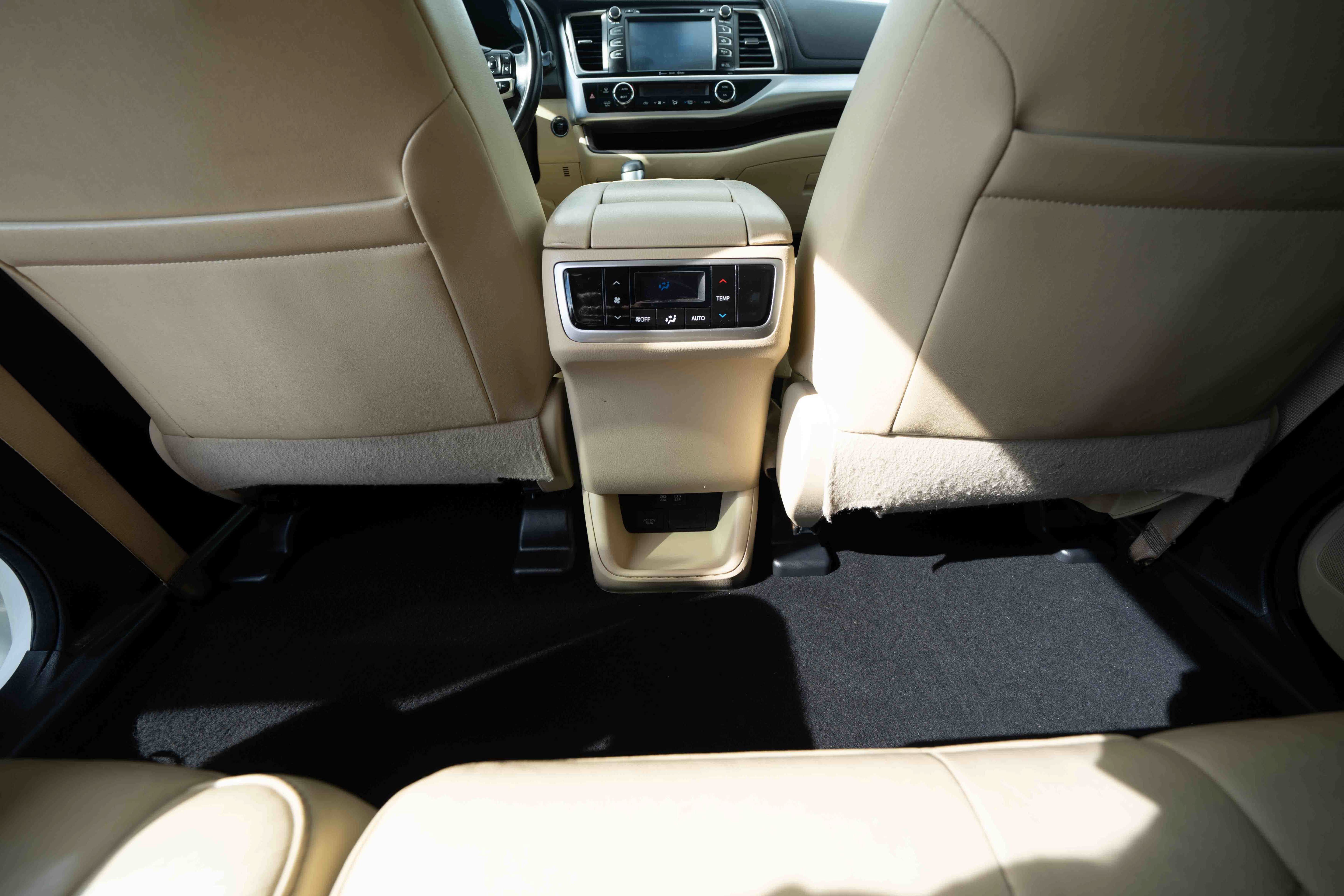 Used 2017 Toyota Highlander XLE AWD/4WD image 22
