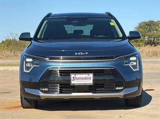 Used 2024 Kia Niro SX Touring video 2