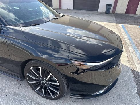 Used 2023 Honda Accord Touring image 3