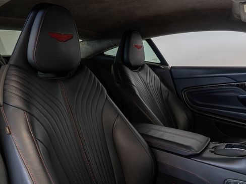 Used 2018 Aston Martin DB11 V12 RWD image 16