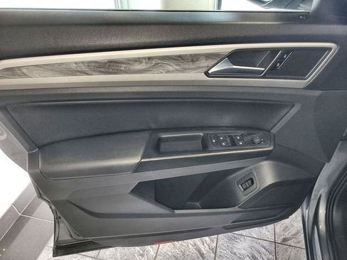 Used 2020 Volkswagen Atlas Cross Sport SE image 13