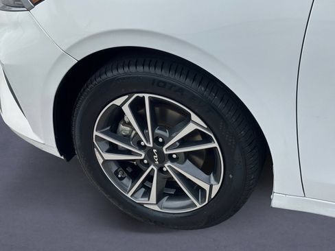 Used 2023 Kia Forte LXS FWD image 9