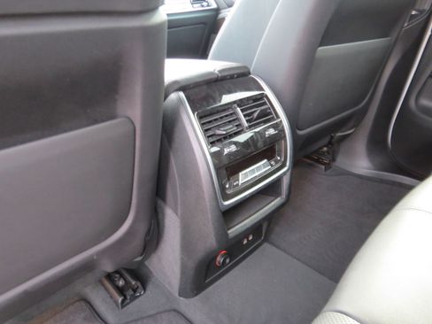 Used 2024 BMW X5 xDrive40i w/ Premium Package image 11