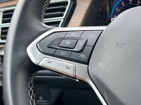 Used 2025 Volkswagen Atlas SE FWD image 10