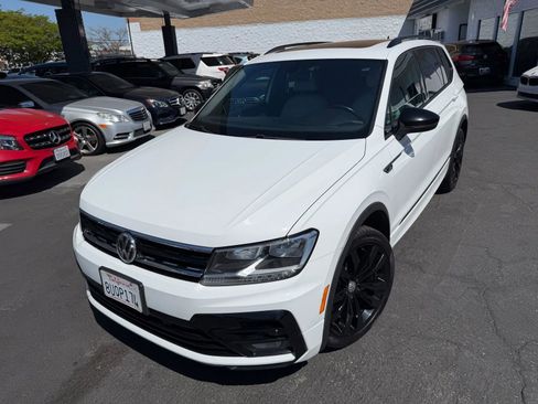 Used 2021 Volkswagen Tiguan SE R-Line FWD image 4