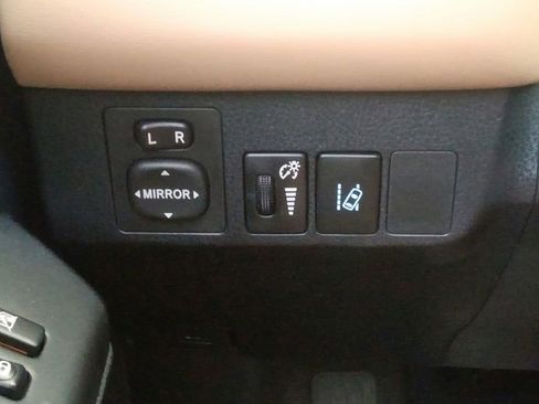 Used 2018 Toyota RAV4 XLE FWD image 27