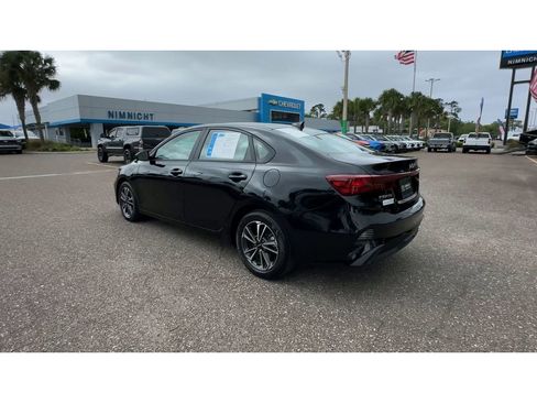 Used 2024 Kia Forte LXS FWD image 4