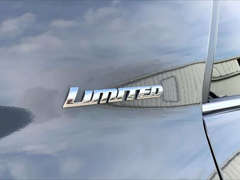 Used 2024 Toyota 4Runner Limited image 9