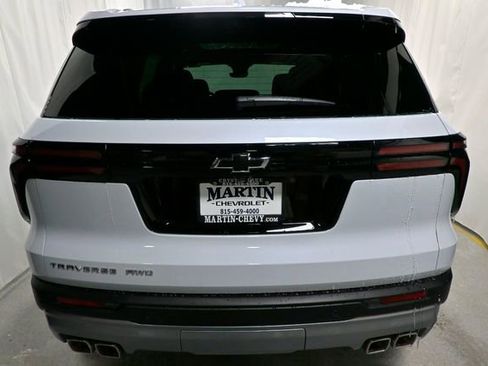 New 2026 Chevrolet Traverse LT w/ Sun and Wheel Package image 4