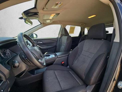 Used 2025 Nissan Rogue SV FWD image 15