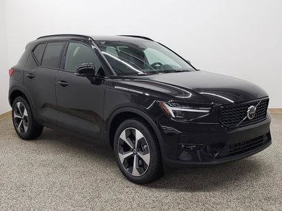 New 2026 Volvo XC40 B5 Plus w/ Protection Package Premier