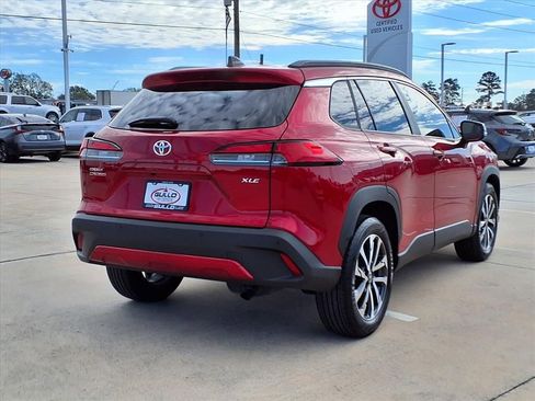 Certified 2025 Toyota Corolla Cross XLE image 6