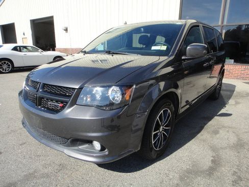 Used 2019 Dodge Grand Caravan SXT w/ Driver Convenience Group FWD image 1