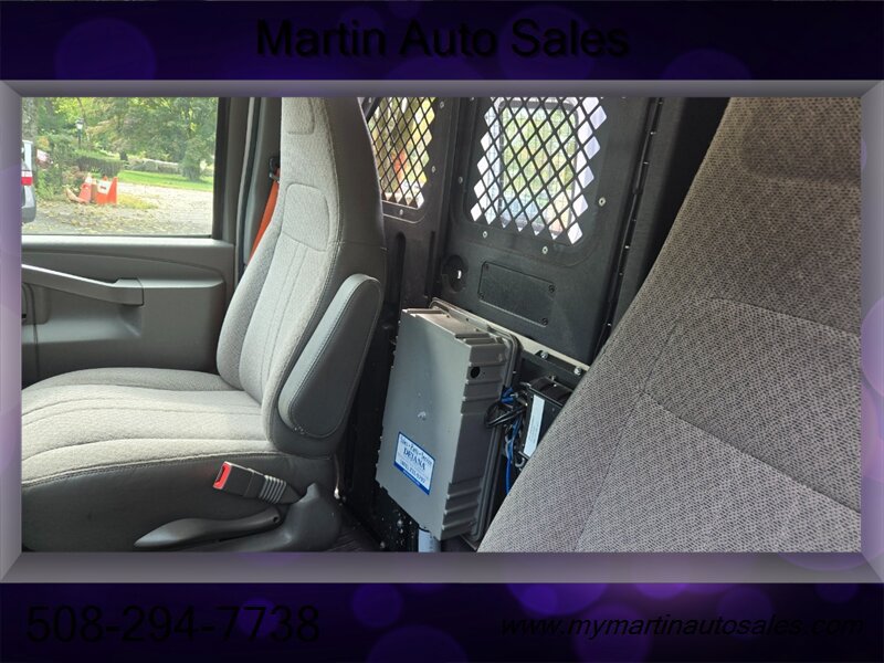 Used 2018 GMC Savana 2500 RWD image 6