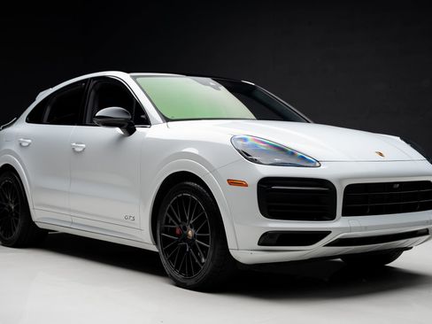 Used 2021 Porsche Cayenne GTS AWD/4WD image 89