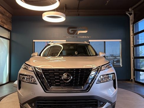 Used 2021 Nissan Rogue Platinum image 8