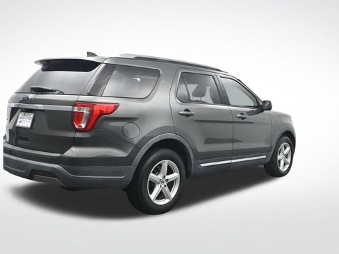 Used 2019 Ford Explorer XLT FWD image 6