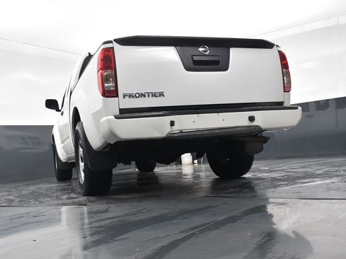 Used 2020 Nissan Frontier S image 25
