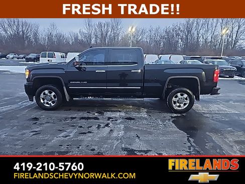 Used 2018 GMC Sierra 3500 Denali w/ Duramax Plus Package image 8
