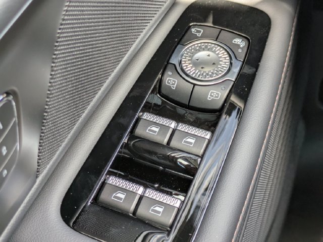 New 2026 Lincoln Nautilus Premier w/ Jet Appearance Package AWD/4WD image 23