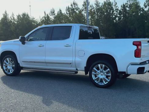Used 2025 Chevrolet Silverado 1500 High Country AWD/4WD image 6