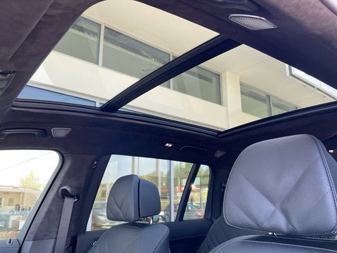 New 2026 BMW X7 xDrive40i w/ M Sport Package AWD/4WD image 21