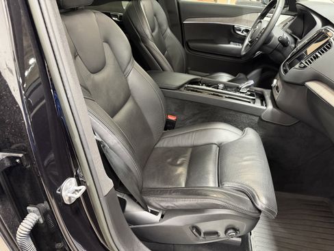 Used 2023 Volvo XC90 B6 Ultimate w/ Protection Package image 22