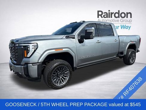 Used 2024 GMC Sierra 3500 Denali Ultimate AWD/4WD image 3
