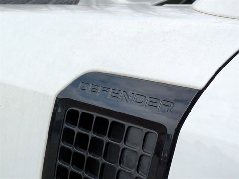 Used 2023 Land Rover Defender 110 SE image 11