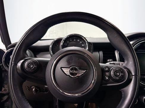 Used 2018 MINI Cooper 2-Door Hardtop FWD image 11