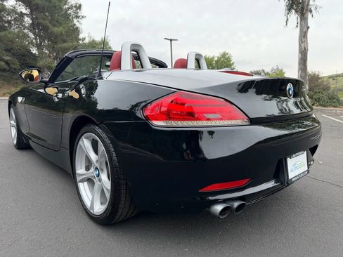 Used 2012 BMW Z4 sDrive28i w/ Sport Pkg image 3